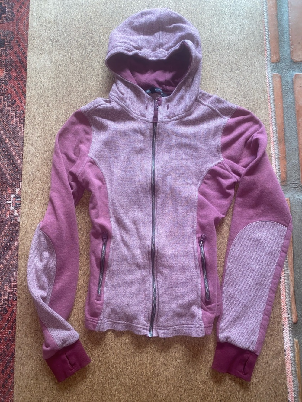 Pact Organic Women’s Zipup Hoodie with Thumbholes